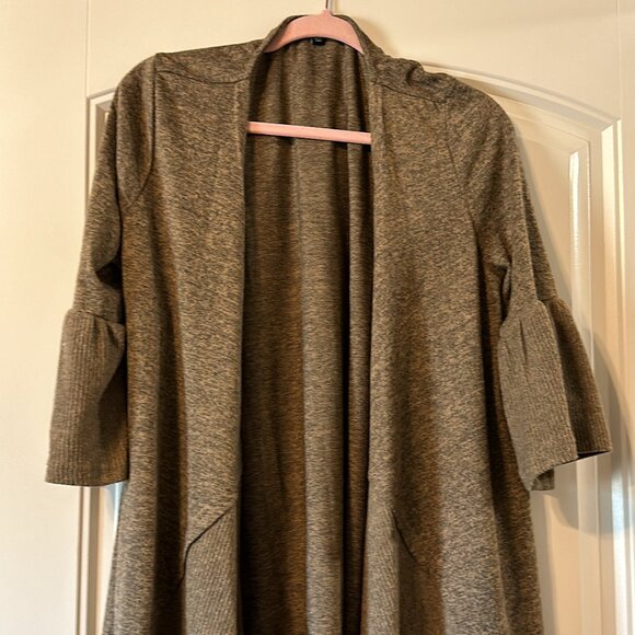 Signature Studio Sweater - Picture 1 of 2